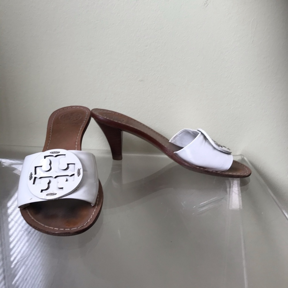 Tory Burch Logo Leather Neutral Kitten Heel Slides Mules Sandals Heel Shoes Logo